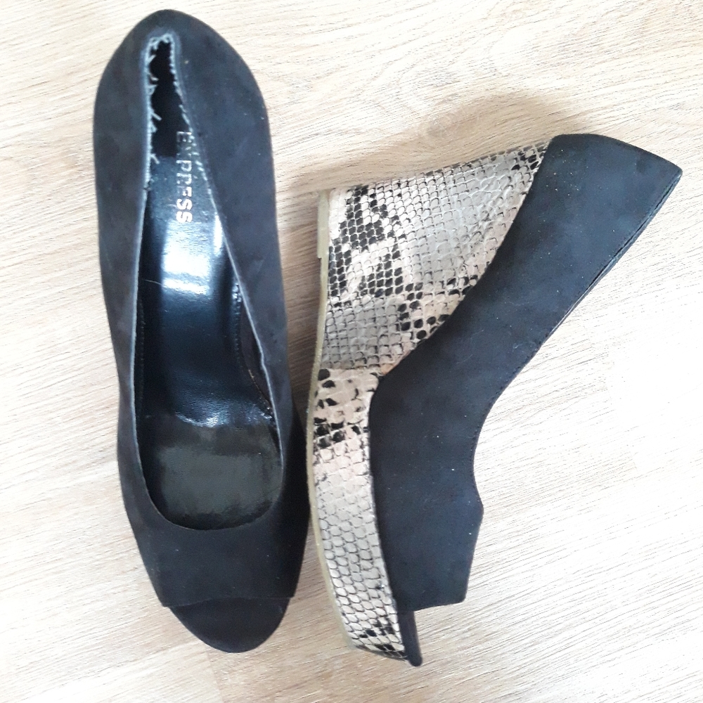 1990's Express Faux Snake Skin Open Toe Wedge Heels - Size 10 Black Suede Shoes - Picture 14 of 15